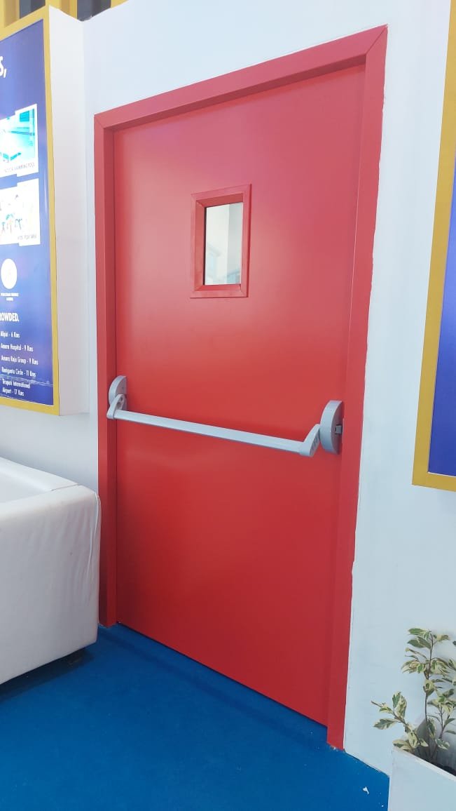 Single leaf fire rated door
